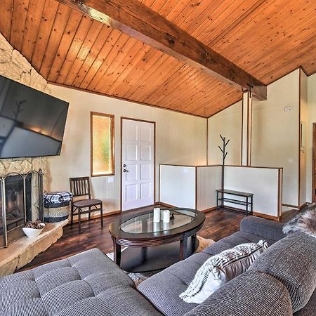 סן ברנרדינו Lake Arrowhead Cabin With Deck And Stunning Mtn Views! מראה חיצוני תמונה